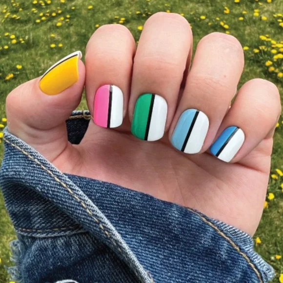 ❤️💋Hello Love nails in style A Mario Scenario❤️💋 - Picture 2 of 7